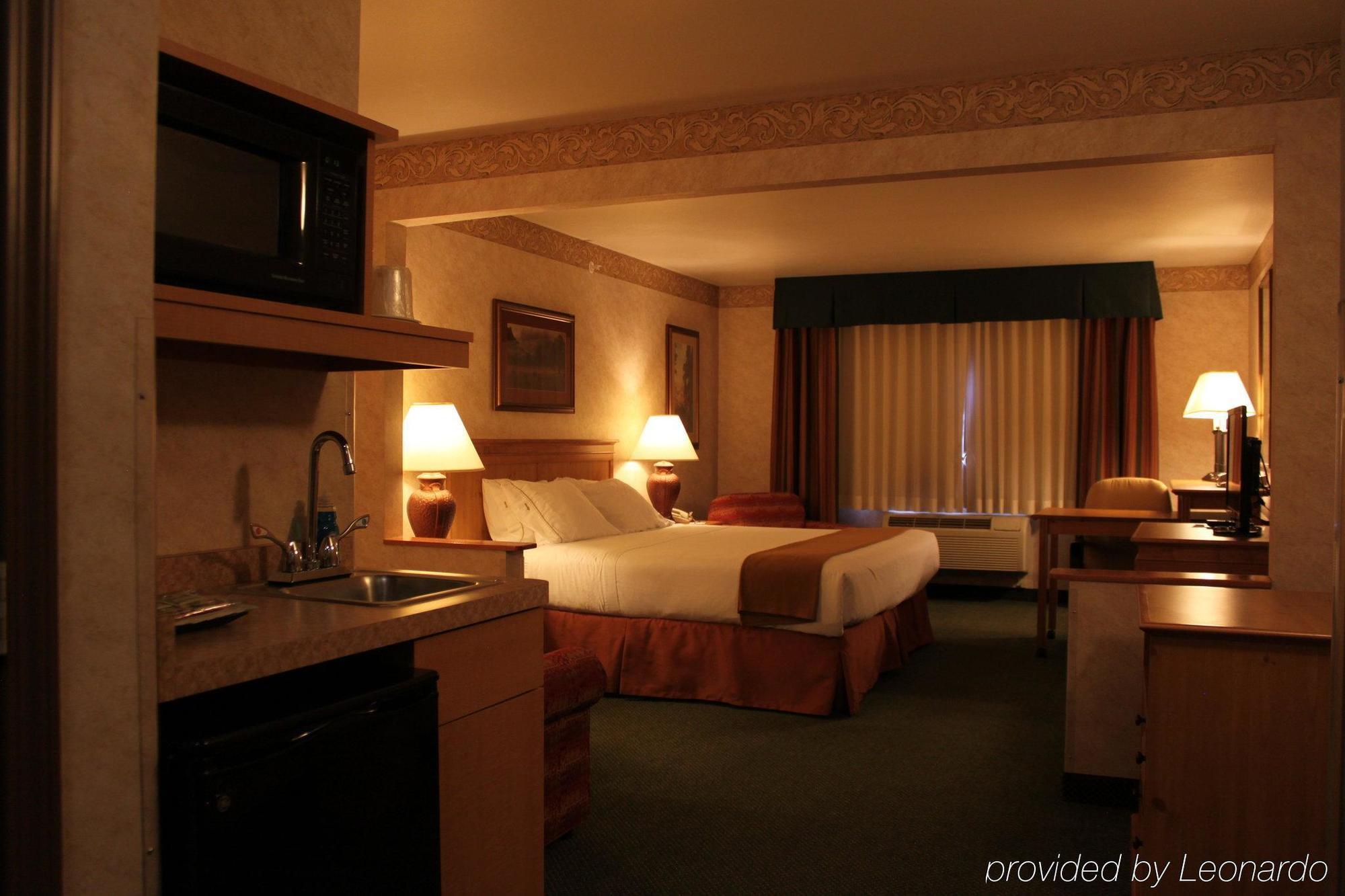 Holiday Inn Express Hotel & Suites Raton By Ihg Exteriér fotografie